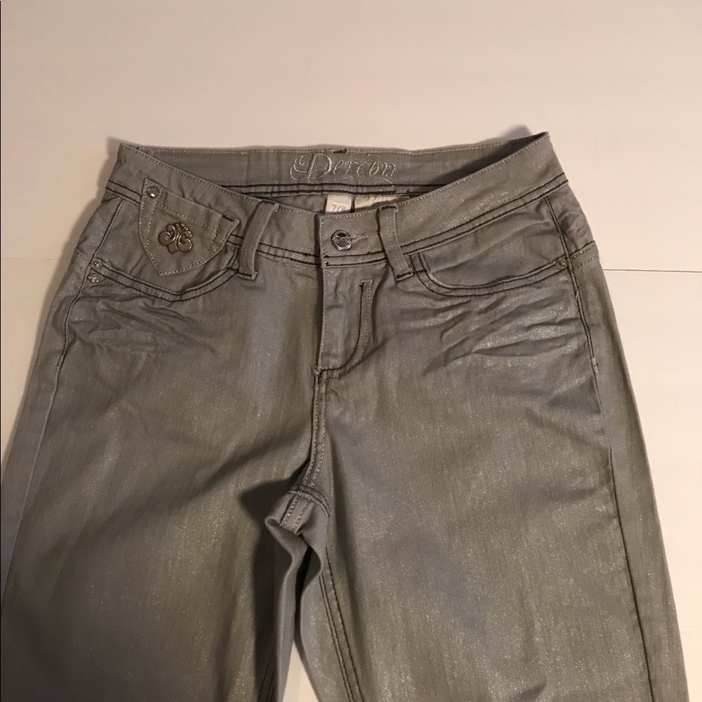 Dereon Jeans Women’s